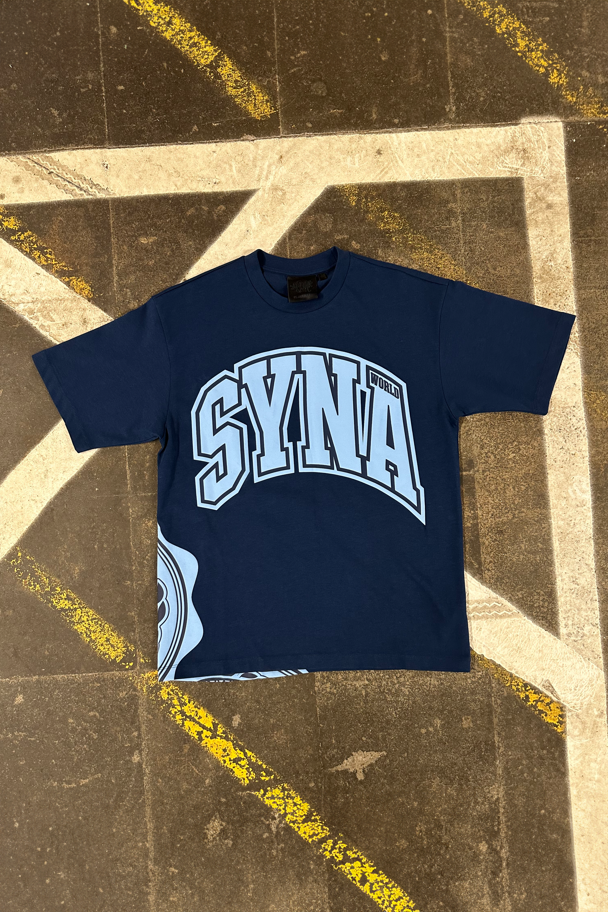 COLLEGE TEE – NAVY - Syna World